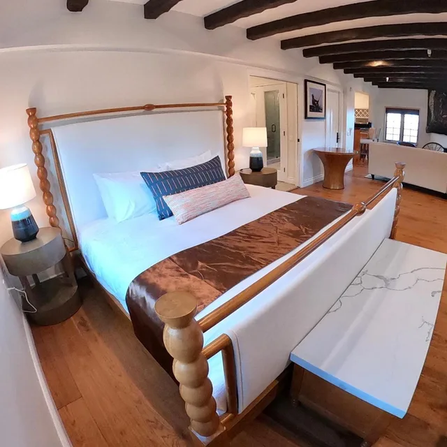 جناح سوبيريور بسرير كينج، Zane Gray Pueblo Hotel 1/4