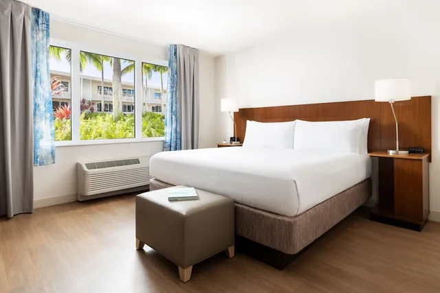 غرفة بسرير كينج بإطلالة على الحديقة، Fairfield Inn Suites Key West At the Keys Collection 2/9