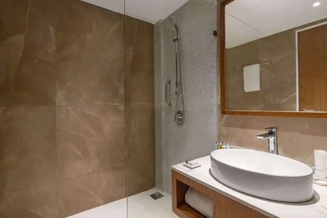 Sunrise, Garden, Villa, King Bed، Hawthorn Suites by Wyndham Dwarka 3/6