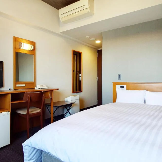 Semi Room, Semi Double Bed, Smoking، Hotel Route Inn Matsusaka Ekihigashi 1/4