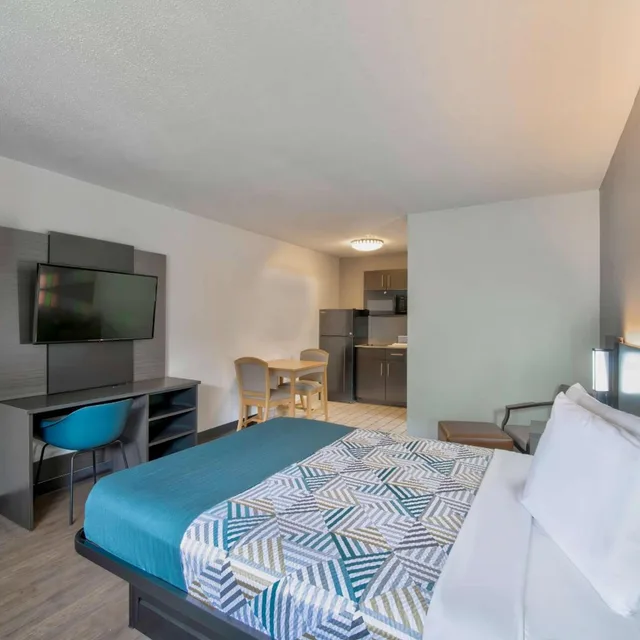 غرفة بسرير كوين للمدخنين، Studio 6 Extended Stay - Pascagoula, MS 2/4