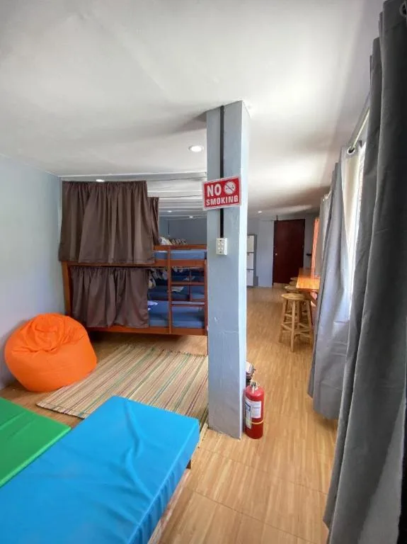Mixed Dorm, 20 Beds، Westcoast Guest House 2/5