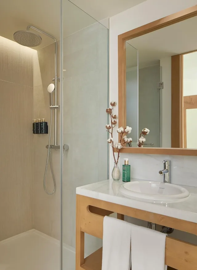 The Level, Junior Suite, Queen Bed, Panoramic View, Sofa، Melia Cala Galdana 4/5