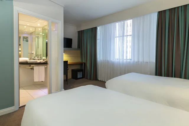 غرفة قياسية بسريرين منفصلين للمدخنين، HOLIDAY INN EXPRESS CAPE TOWN CITY CENTRE 3/10