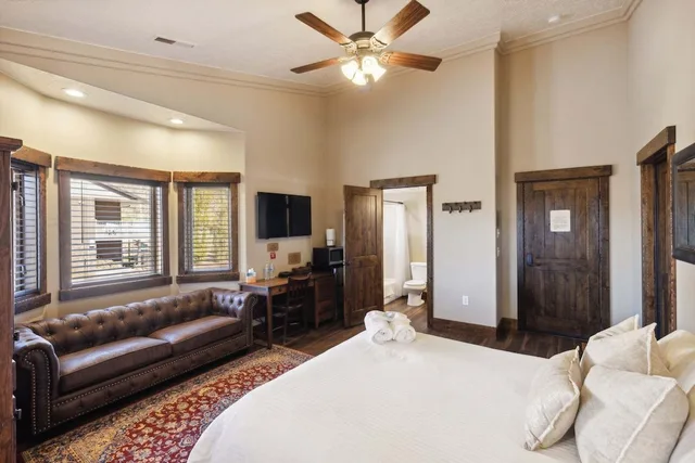 استوديو بسرير كوين، Zion Cliff Lodge 1/5