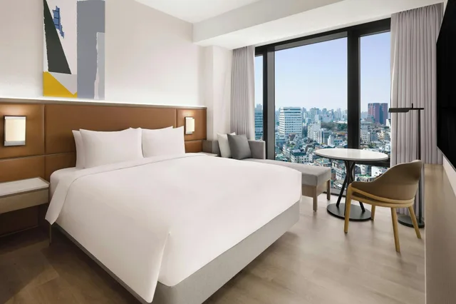 Room, Double Bed, with View, AC Hotel by Marriott Seoul Gangnam 1/5