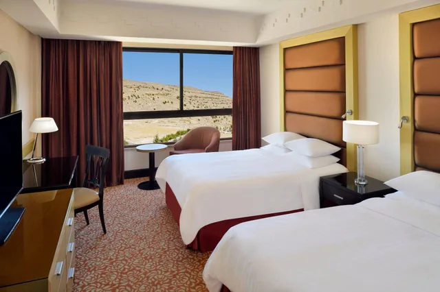 غرفة بسريرين مزدوجين، Petra Marriott Hotel 2/3