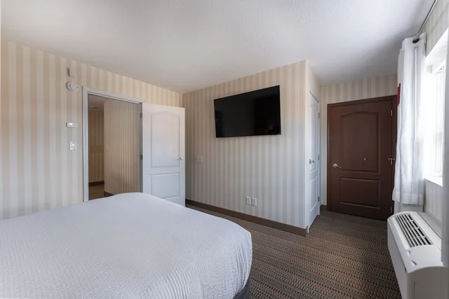 جناح سوبيريور بسريرين كوين، Four Points By Sheraton Prince George 5/9