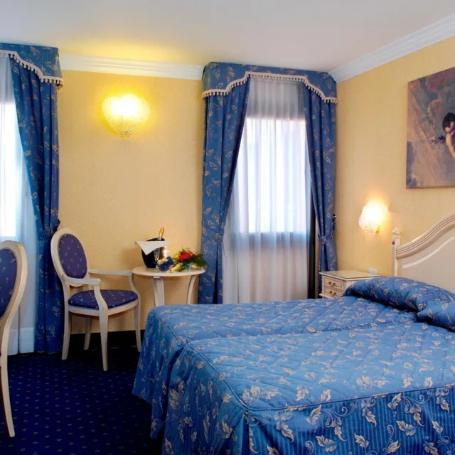 Superior, Double or Twin Bed, Lagoon View، Ca Formenta 1/3