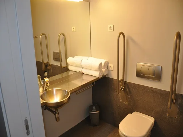 غرفة عائلية بأسرّة بطابقين، Centre Esplai Hostel 3/3