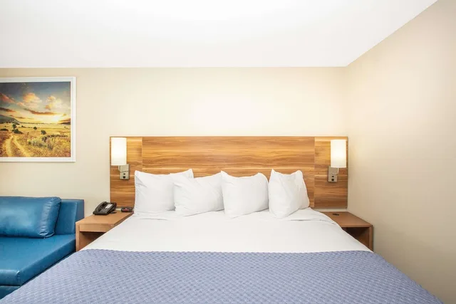 غرفة بسرير كينج لذوي الإعاقة، Days Inn & Suites by Wyndham Kearney 4/7
