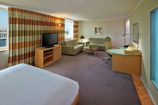 جناح جونيور، Hilton Duesseldorf 2/5