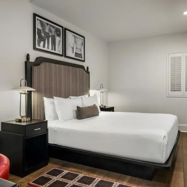 Interior, King Bed, No Window، The Rubenstein Hotel 1/4