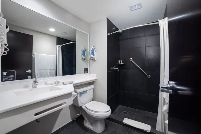 غرفة بسرير كينج، City Express Plus by Marriott Puerto Vallarta 7/8