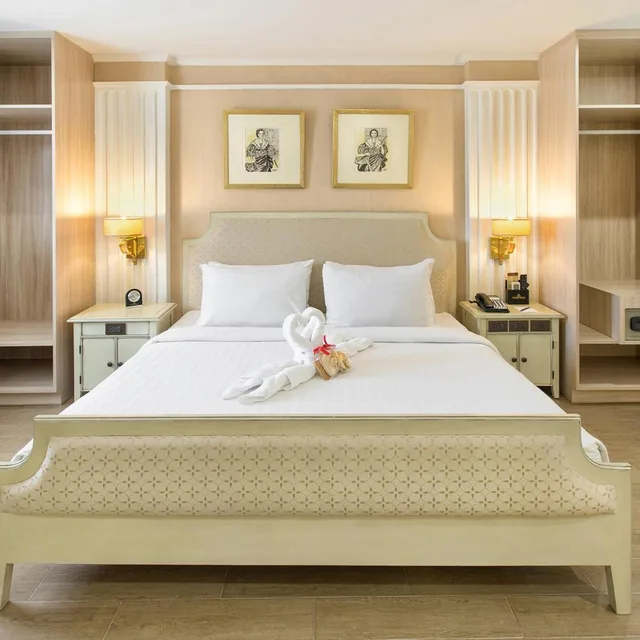 Prince, Gold، Golden Prince Hotel And Suites 9/10