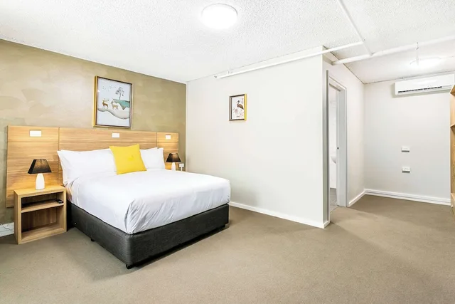 Room, Double Bed, Accessible, Quality Inn Sunshine Haberfield 2/4