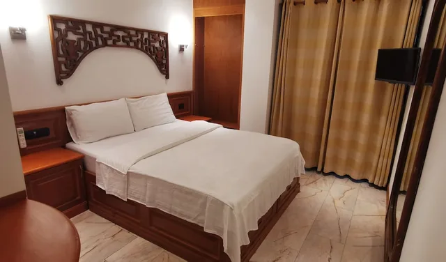 غرفة قياسية بسرير كوين، Max Hotel 9/19