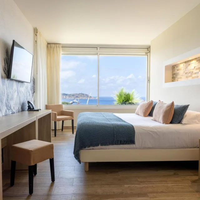 Suite, Quadruple, Sea View, Le Saint Erasme 3/6