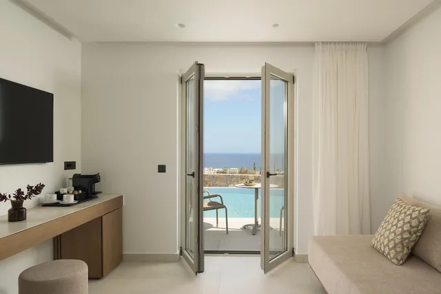 جناح بريميوم بسرير كوين مع أريكة بمسبح خاص، Galaxy Suites Boutique Resort 9/10