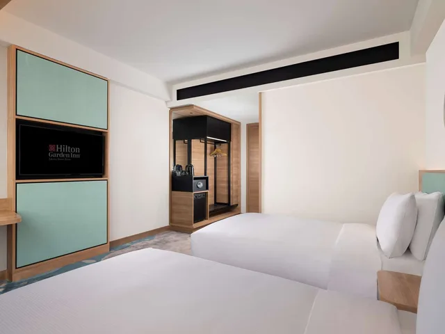 غرفة بسريرين منفصلين، Hilton Garden Inn Jakarta Taman Palem 4/12