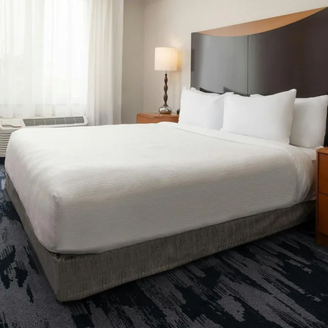 استوديو بسرير كينج مع أريكة بحوض استحمام لذوي الإعاقة، Fairfield Inn & Suites by Marriott Santa Maria 2/7