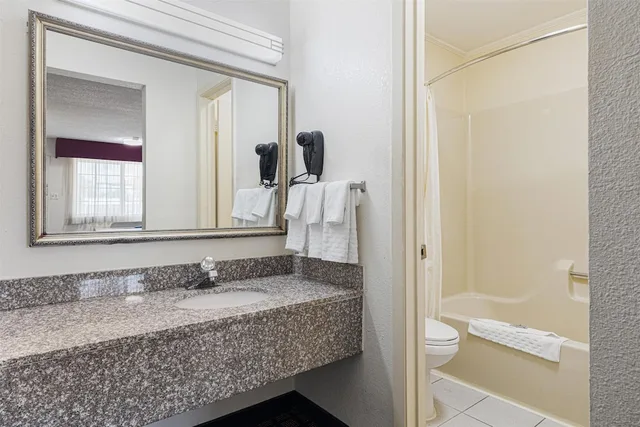 غرفة قياسية بسريرين مزدوجين للمدخنين، Best Western Palestine Inn 5/5
