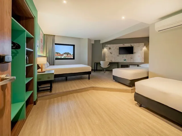 Family, Queen and Twin Beds, Ibis Styles Sorocaba Santa Rosalia 5/8