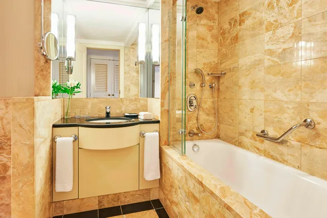 Junior Suite, Sheraton Grand Warsaw 2/2