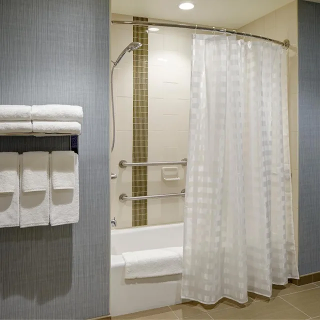Room, Queen Bed, Sofa, Accessible, Hyatt Place Madison Verona 2/2