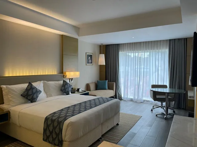 غرفة تنفيذية بسريرين منفصلين، Gokulam Grand Hotel Thiruvananthapuram 2/2