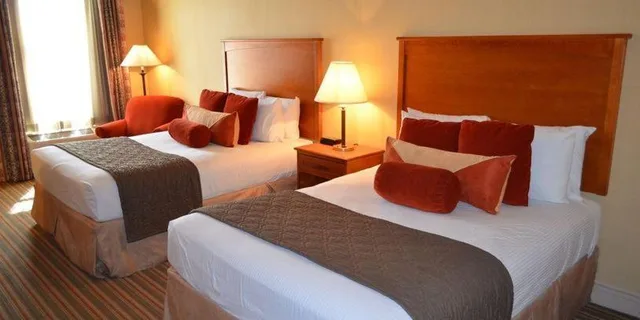 غرفة قياسية بسريرين كوين، The Inn at Cross Keys Station 2/3