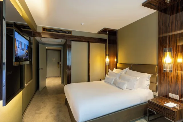 غرفة بريميير ديلوكس بسرير كوين، Altis Grand Hotel 2/10
