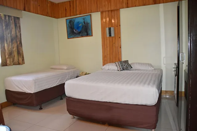 جناح، Grand Melanesian Hotel 3/6