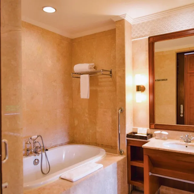 Deluxe, Suite, Twin Beds, Garden View, The Patra Bali Resort and Villas 3/4
