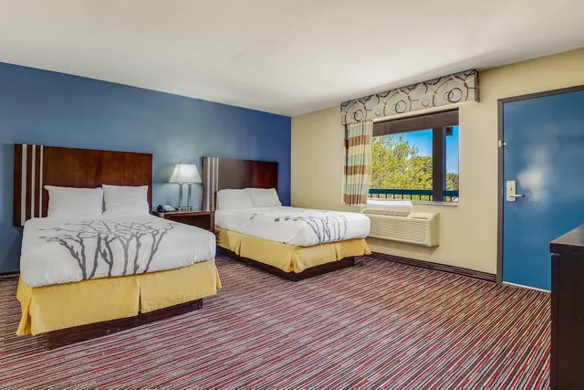Upgrade, Suite, 2 Queen Beds، Econo Lodge Inn & Suites Enid South 5/10