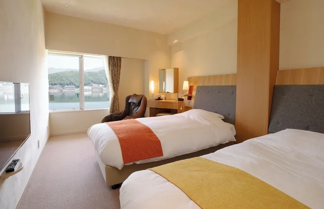 Renovated, Japanese Western, Twin Beds, 2 Futon Beds, West Wing، Fuji Lake Hotel 1/3