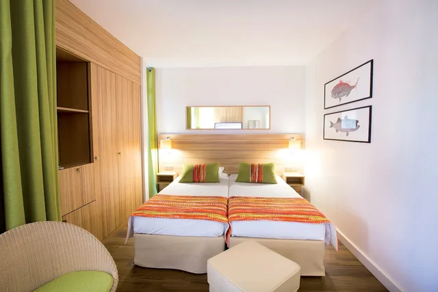 غرفة كومفورت ثلاثية بسرير مزدوج وسرير فردي بشرفة، Hotel Vacances Bleues Delcloy 3/6