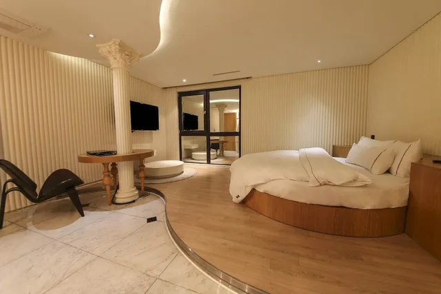 Ryokan, King Bed، Hotel Cullinan Wangsimni 4/10