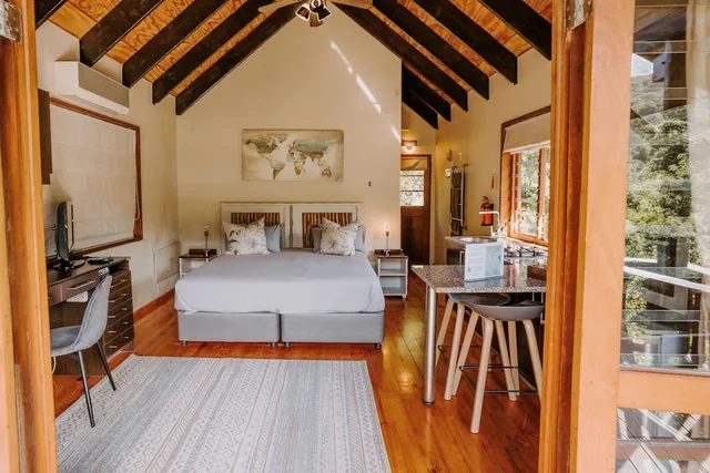 1 Bedroom, Cabin, King Bed, Valley View، Thunzi Bush Lodge 6/10