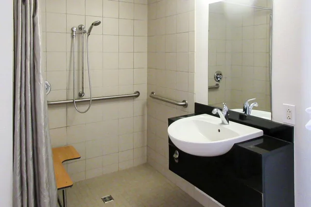 غرفة بسريرين مزدوجين، Rodeway Inn Altoona Orchard Plaza 3/4