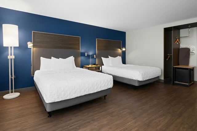 غرفة بسريرين كوين لذوي الإعاقة، Tru by Hilton Wisconsin Dells 3/4
