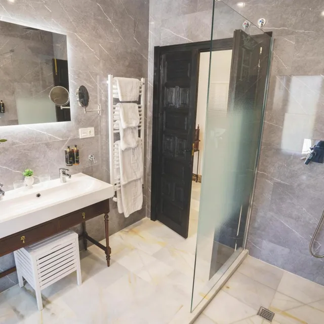 غرفة ديلوكس بسرير مزدوج بشرفة، Hotel Boutique Palacio De La Duquesa 10/10