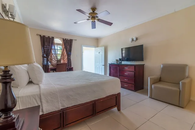 Deluxe, King Bed, Travellers Beach Resort 2/10