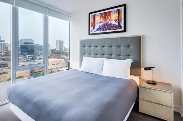 1 Bedroom, Executive, Suite, Level Chicago Old Town 1/1