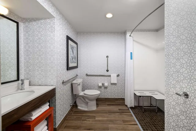 غرفة بسريرين مزدوجين لذوي الإعاقة، Hampton Inn & Suites State College At Williamsburg Square 3/4