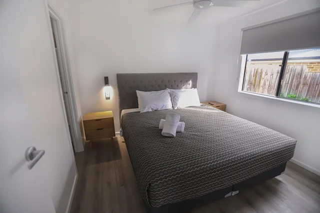 فيلا فاخرة بسرير كوين وسريرين منفصلين بغرفتي نوم، Amaroo Holiday Park 2/4