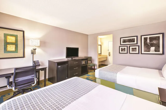 غرفة بسريرين مزدوجين، La Quinta Inn Toledo Perrysburg 2/2