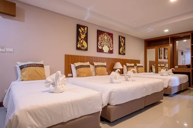 Deluxe, Family, 1 Single and 2 Double Beds، Huen Jao Ban Hotel 6/9