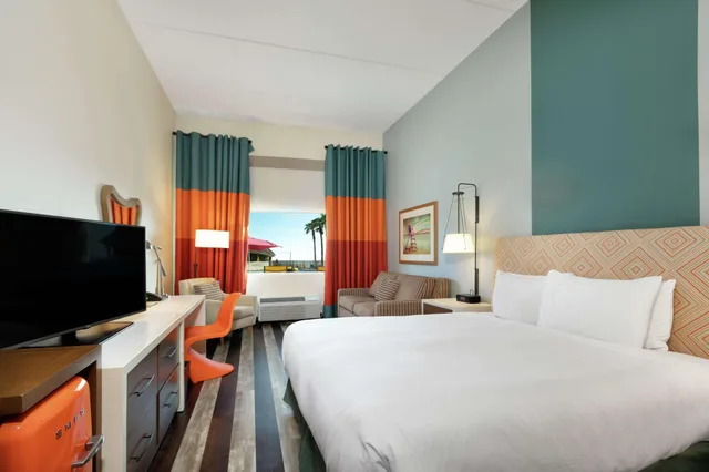 غرفة قياسية بسرير كينج، Doubletree By Hilton Hotel Galveston Beach 1/2
