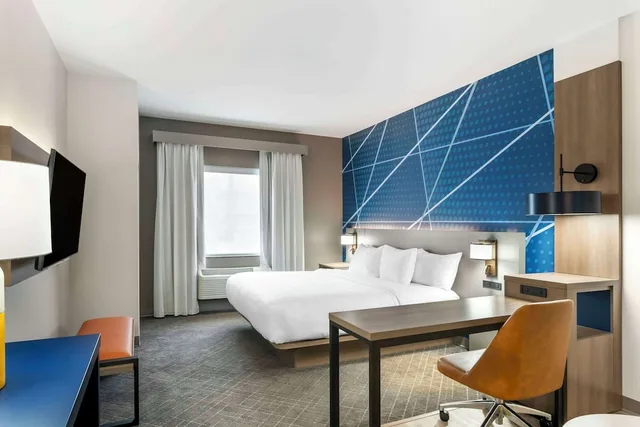 جناح بسرير كينج، Comfort Suites Elgin Northwest 5/8